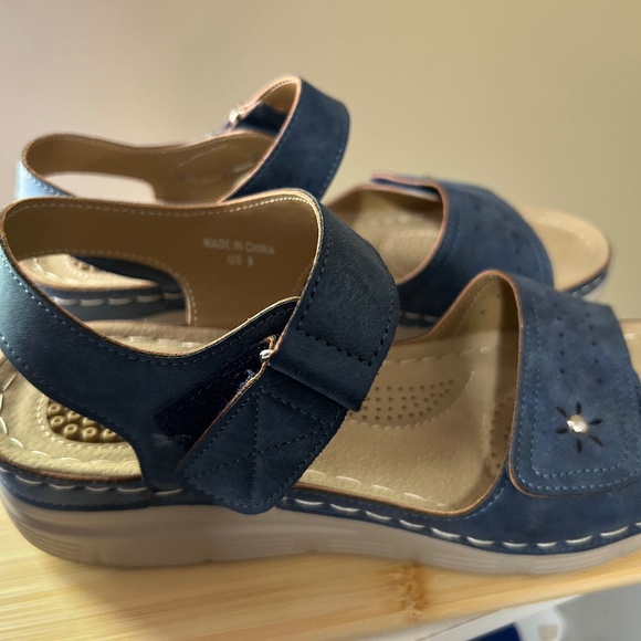 Dark blue strappy wedge sandals no brand size 9 - Picture 1 of 2